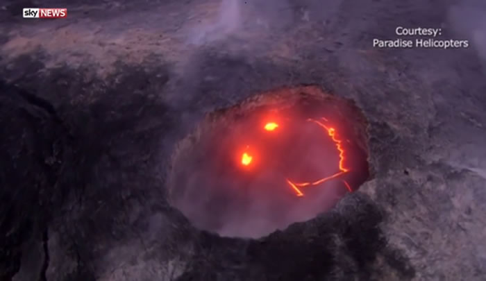 美国夏威夷基拉韦厄火山喷发出现“恐怖微笑”
