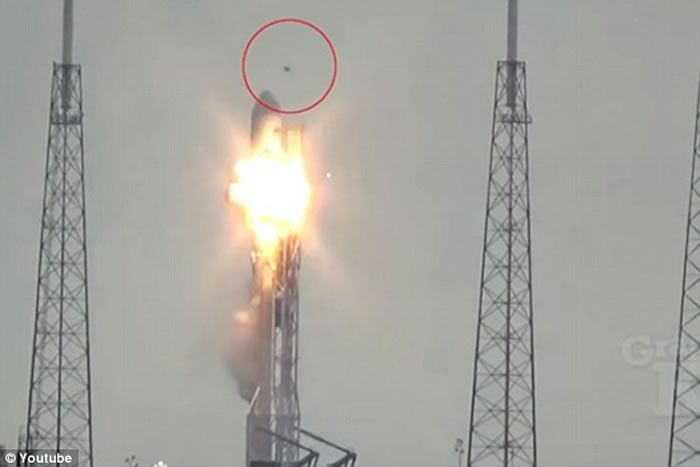 SpaceX“猎鹰9号”火箭突然发生毁灭性爆炸 “外星人猎人”猜测是外星人突袭