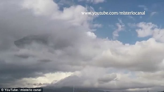 墨西哥“神秘频道”上传视频到YouTube称秘鲁天空拍到神秘太空船