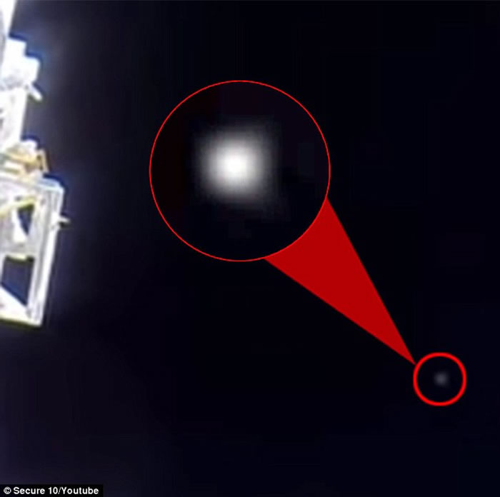 NASA新招！UFO飞过国际空间站时宇航员如来神掌挡镜头