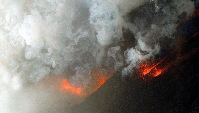 海克拉火山被称为“地狱之门”。