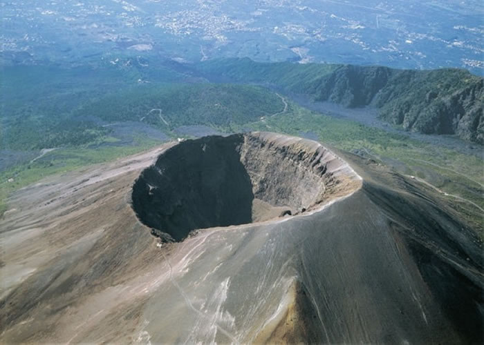 专家指坎皮佛莱格瑞火山或会爆发。