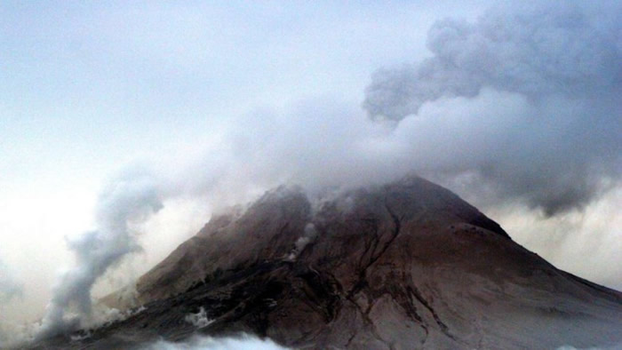波戈斯洛夫火山较早前喷发情况。（资料图片）