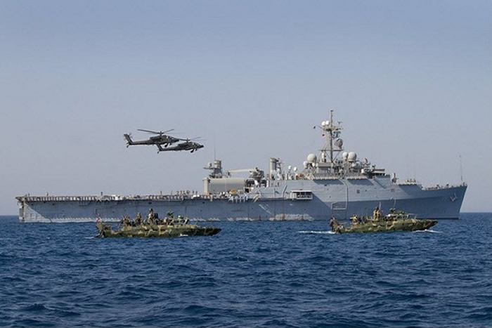 美国海军在波斯湾进行激光武器试验 1美元花费精准打击一架无人机