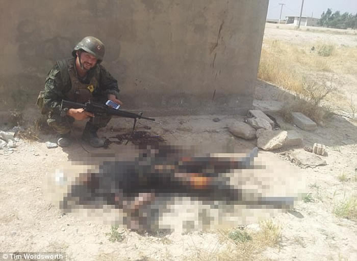 英军“食人魔”叙利亚战场生吃IS圣战士脑浆、内脏 大喝尸体血
