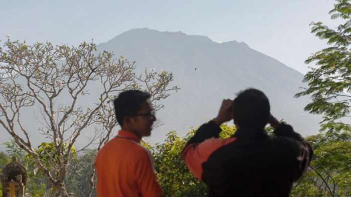 印尼巴厘岛阿贡火山可能在2个星期内喷发