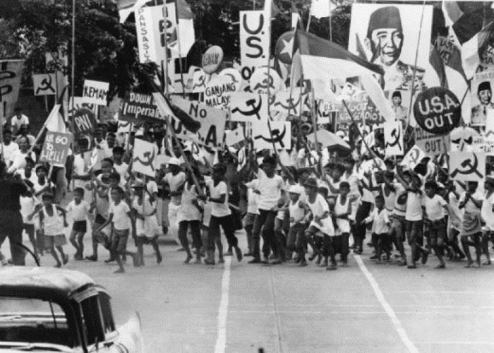 “930事件”初期，大量印尼共产党员上街支持。
