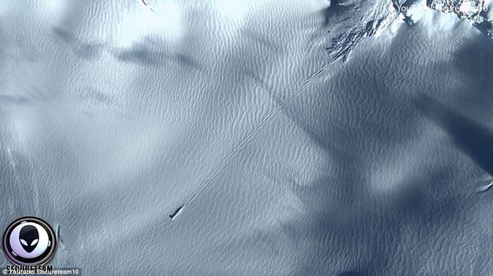 YouTube频道“secureteam10”：谷歌地图南极洲附近南三明治群岛发现外星人飞船