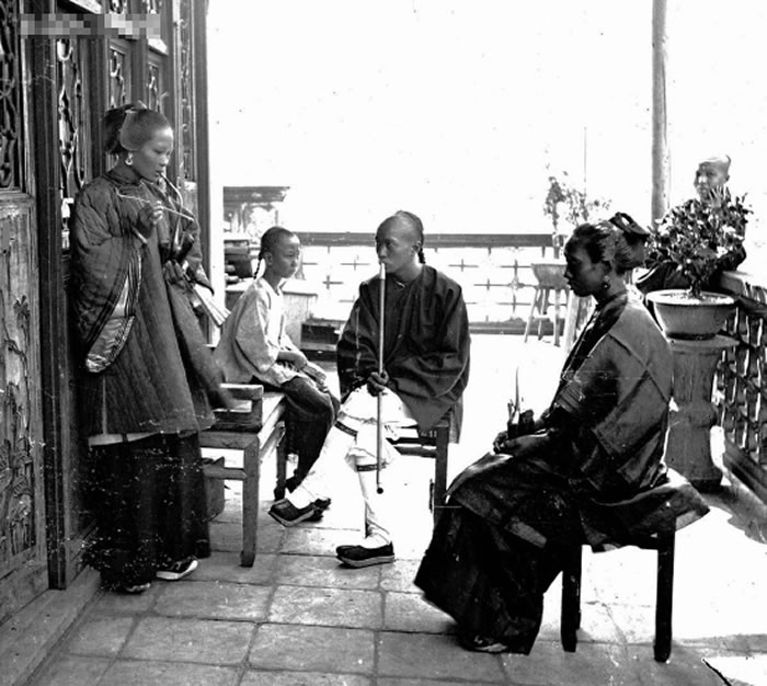 “约翰·汤姆森眼中的中国和暹罗”摄影展：英国维多利亚女王御用摄影师拍摄的清朝美女
