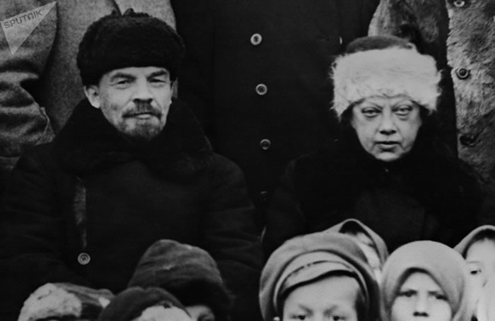 列宁与妻子纳杰日塔·克鲁普斯卡娅