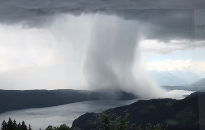 奥地利米尔施塔特湖“雨瀑狂泻”美哭网友