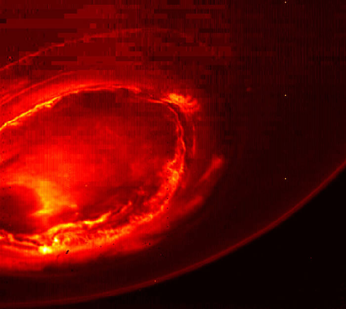 木星的卫星在该巨大气态行星上产生具独特形状的极光