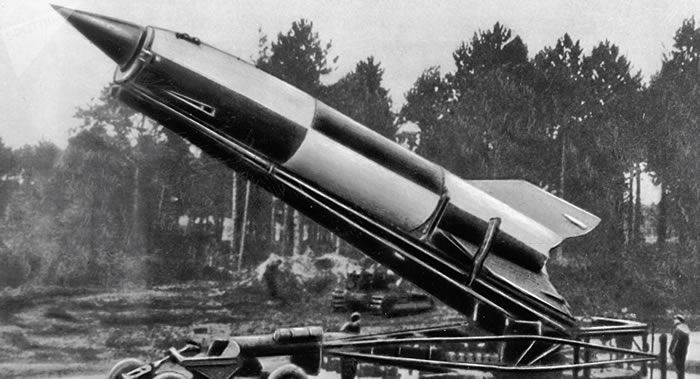 二战结束后苏联在德国V-2导弹基础上研制出首枚导弹R-1