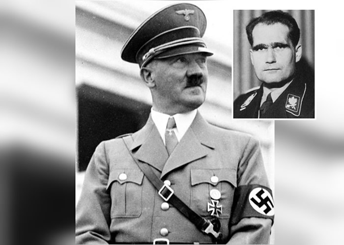 希特勒被指与赫斯（小图）有不可告人的亲密关系。