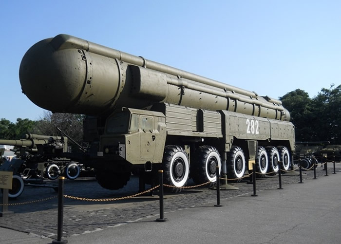 SS-20中程弹道导弹引发的危机，促使美苏签署《中程导弹条约》。