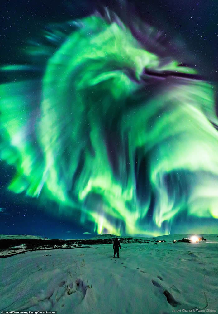 澳洲珀斯女子张静怡在冰岛拍摄到壮观的“巨龙”极光