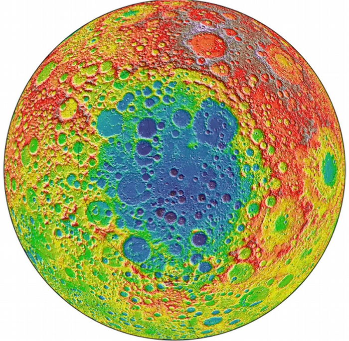 这张影像是根据美国航天总署（NASA）月球勘测轨道飞行器（Lunar Reconnaissance Orbiter，LRO）的数据所绘制，显示出月球背面坑坑疤疤