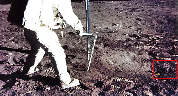俄罗斯研究员瓦连京·杰格特列夫：美国“阿波罗11号”登月照片上发现外星人头骨