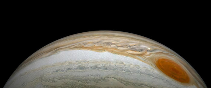 “朱诺”号木星探测器向地球发回太阳系最大气旋——木星大红斑的新图像
