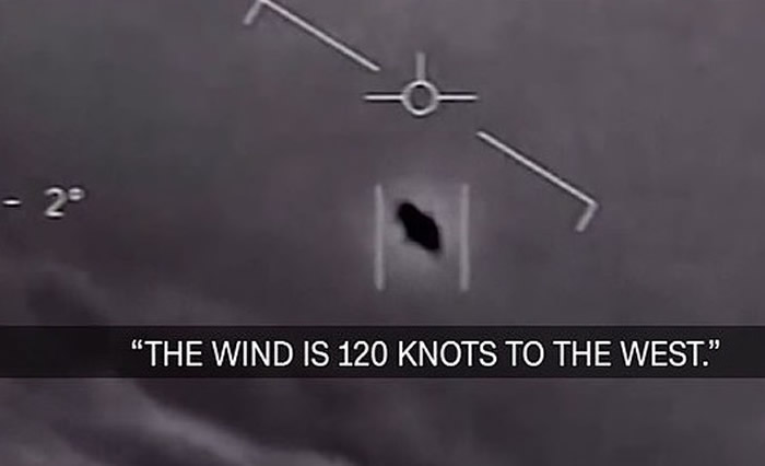 美国海军放出2004年与2015年拍摄的“无法解释的空中现象”片段 承认是真的UFO