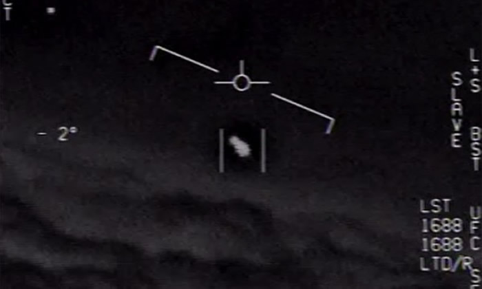 美军飞行员2015年在佛罗里达州拍到、代号Gimbal的不明飞物体影片。