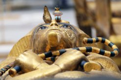埃及法老图坦卡门特展在法国巴黎维洛特艺术中心展出 吸引142万人前来观赏