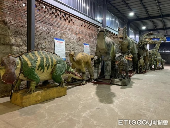 “恐龙之乡”四川省自贡市衍生出最大仿真恐龙制造产业 全球超过80%仿真恐龙来自这里