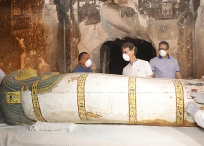 埃及首次在国际传媒面前开放未开封的石棺。