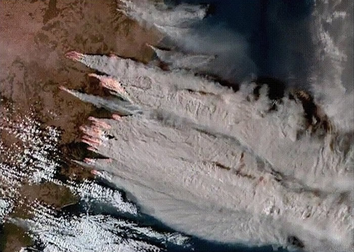 澳大利亚山火最新卫星图片曝光 烟雾直扑新西兰南岛