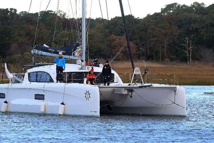 瑞典环保少女通贝里乘低碳帆船“流浪者号”由美国起程往西班牙出席联合国气候峰会