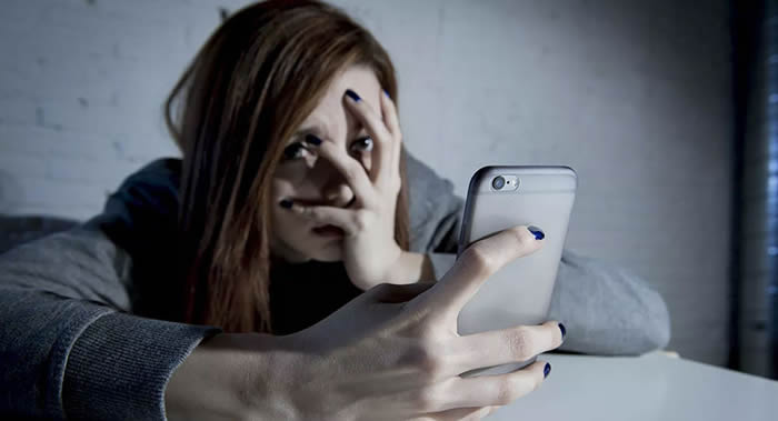 四分之一现代青少年表现出对智能手机的依赖 可能会损害到心理健康