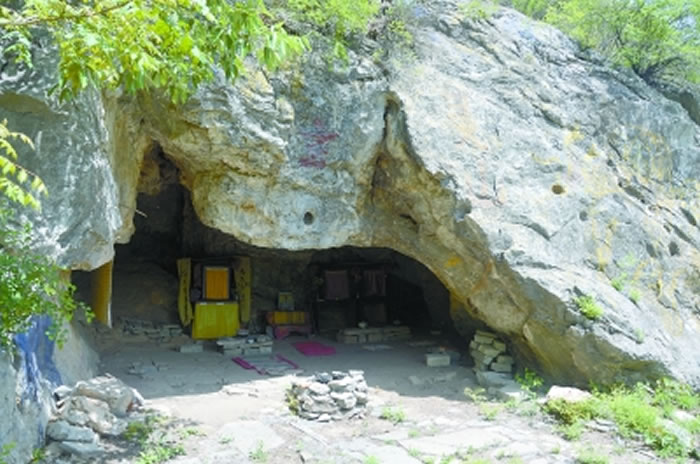 天津首次发掘旧石器时代洞穴遗址朝阳洞