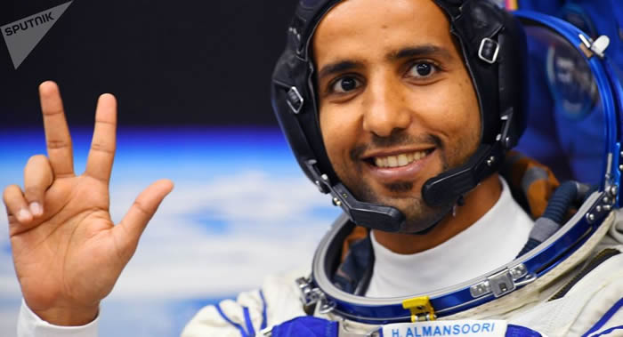 阿联酋第一位宇航员哈扎·曼苏里