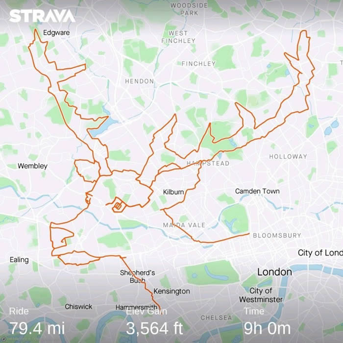 美国自行车手安东尼·霍伊特使用可记录路线的运动APP在伦敦地图上“画”出圣诞麋鹿