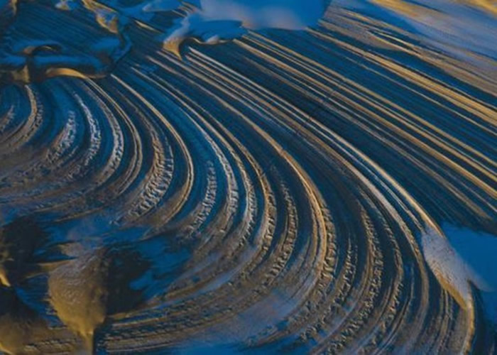 青海海西州茫崖市境内柴达木盆地现“土星环”