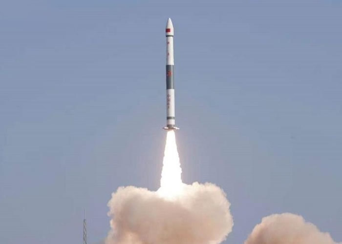 快舟一号甲运载火箭将中国首颗通讯能力达10Gbps的低轨宽频通讯卫星“银河航天首发星”发射升空
