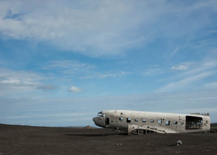 冰岛南部著名景点“飞机残骸”附近发现一男一女两具中国公民尸体