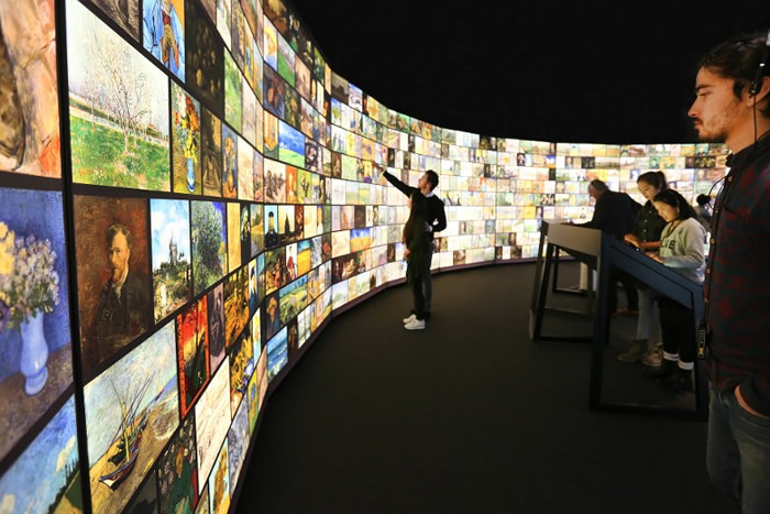 英国伦敦南岸举办科技与艺术结合的特色展览《遇见梵高》