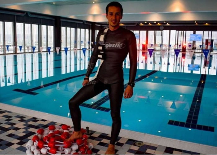 克罗地亚潜水员Boris Milosic水中行走100米 打破男子在水底步行最远吉尼斯世界纪录