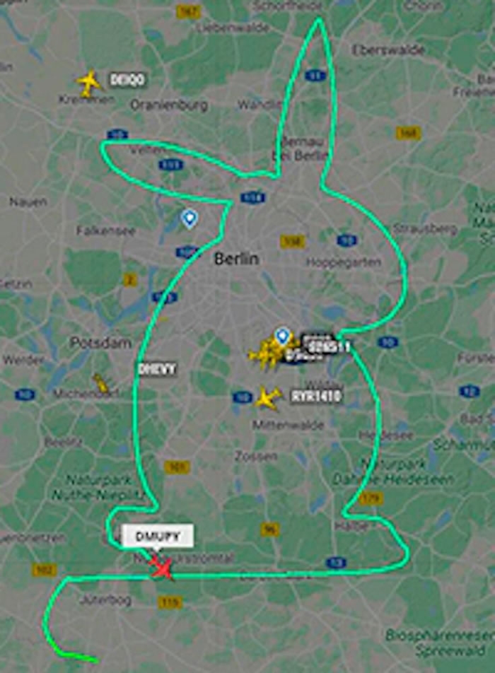 24小时飞行雷达网：一架私人轻型飞机在德国天空画出一只复活节兔子