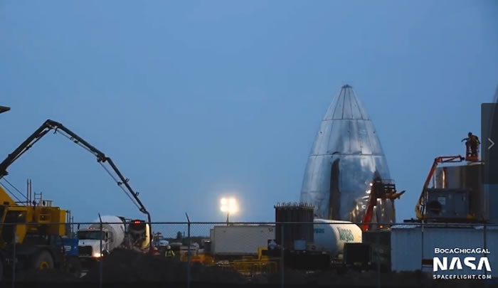 SpaceX正在其博卡奇卡开发工厂组装另一艘星际飞船原型