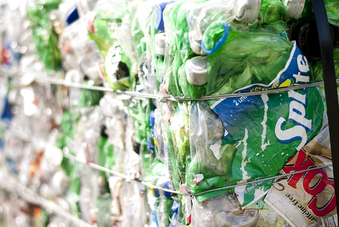 再生塑料价格较高的原因是供应短缺。 照片来源：recycleharmony（CC BY-NC-ND 2.0）