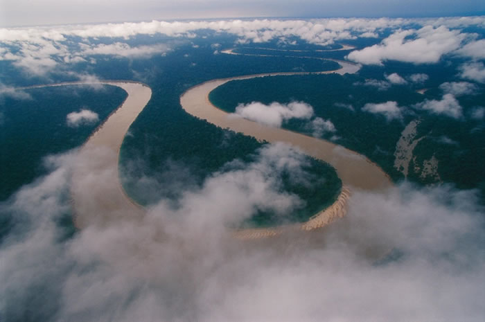 伊塔瓜伊河（Itaquaí River）蜿蜒穿过巴西最西边的亚马逊地区，深入查瓦利溪谷原住民保留区（Javari Valley Indigenous Terri