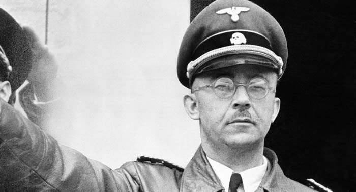 捷克出版商“我们的军队”发布有希特勒和希姆莱肖像的2021年新挂历 遭到各方炮轰