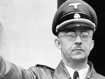 捷克出版商“我们的军队”发布有希特勒和希姆莱肖像的2021年新挂历 遭到各方炮轰