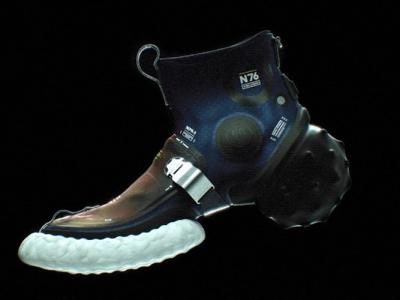 美国设计师推出一款为零重力环境而设的运动鞋ICARUS-4 未来探索太空
