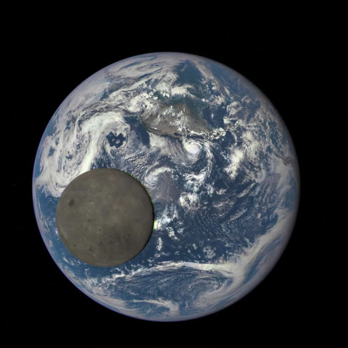 正面背面不对称是在月球形成时放射性元素分布不均匀所导致