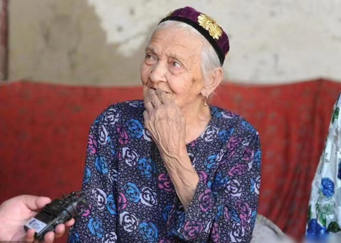 中国最长寿的人阿丽米罕·色依提过134岁生日 生于清朝光绪年