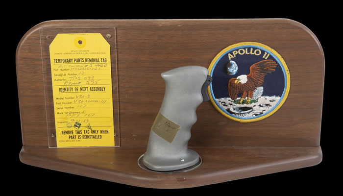 朱利安拍卖行将拍卖三件阿波罗11号历史文物