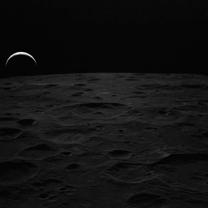图为1971年阿波罗14号任务宇航员在月球上拍摄的“地出”照片